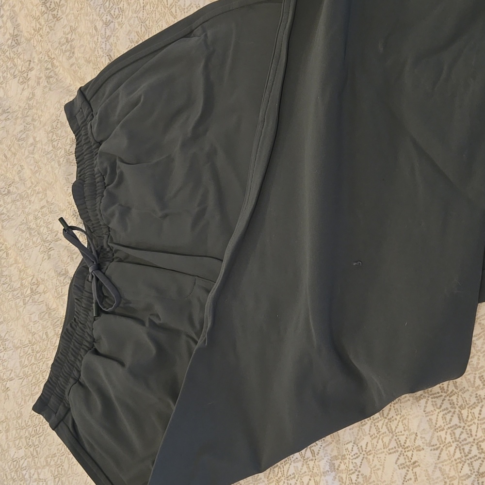 Lululemon performance trouser